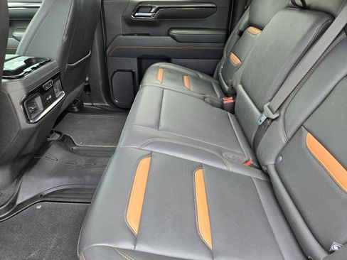 Used 2023 GMC Sierra 1500 AT4 w/ AT4 Premium Package AWD/4WD image 29