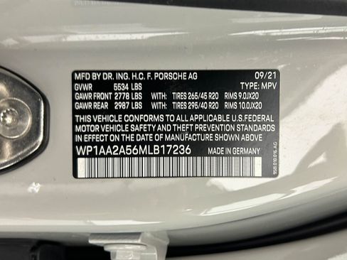Used 2021 Porsche Macan AWD/4WD image 31