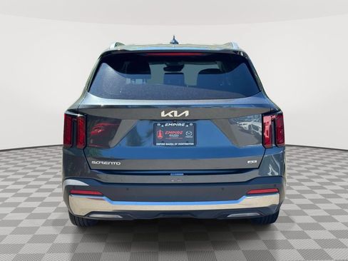 Used 2024 Kia Sorento S AWD/4WD image 5