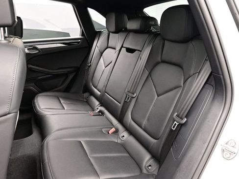 Certified 2024 Porsche Macan AWD/4WD image 15