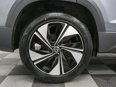 Used 2024 Volkswagen Taos SE AWD/4WD image 18