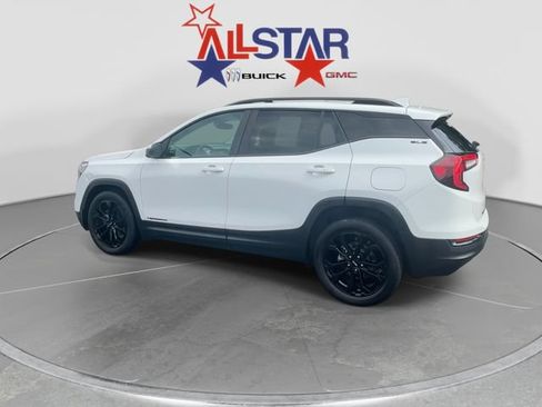 Used 2022 GMC Terrain SLE w/ Elevation Edition FWD image 5