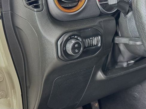 Used 2022 Jeep Gladiator Mojave w/ Cold Weather Group image 14