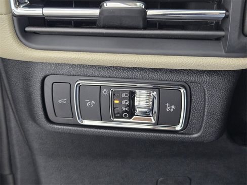 New 2026 Lincoln Corsair Premiere image 24