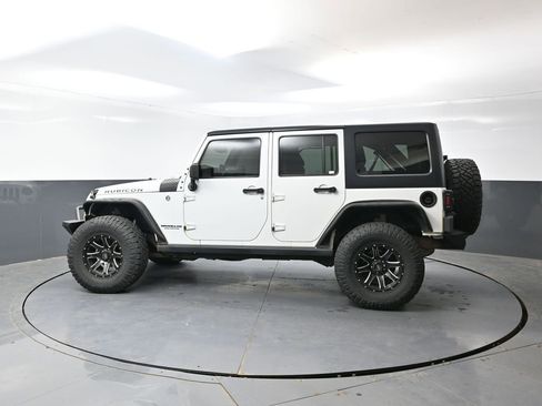 Used 2016 Jeep Wrangler Unlimited Rubicon w/ Connectivity Group image 9