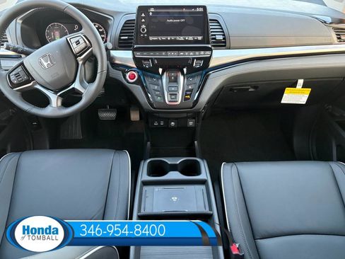 New 2026 Honda Odyssey Touring image 17