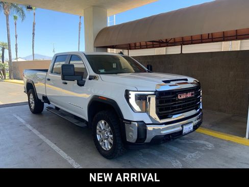 Certified 2025 GMC Sierra 3500 Pro AWD/4WD image 3