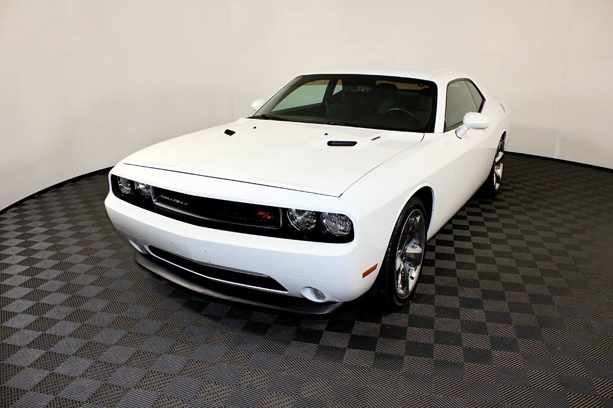 Used 2012 Dodge Challenger R/T RWD image 2