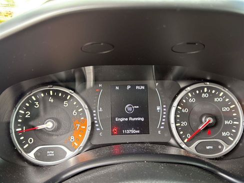 Used 2017 Jeep Renegade Latitude AWD/4WD image 13