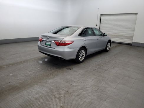Used 2016 Toyota Camry LE FWD image 9