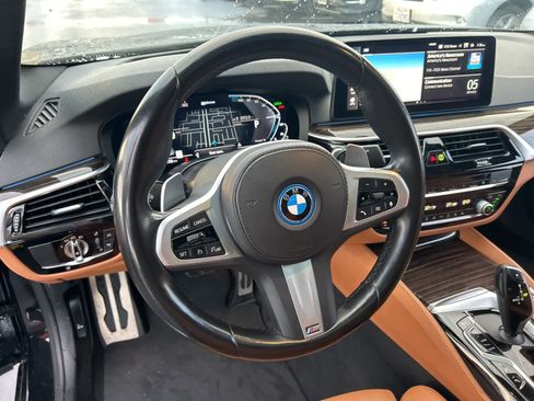 Used 2023 BMW 530e w/ M Sport Package image 30