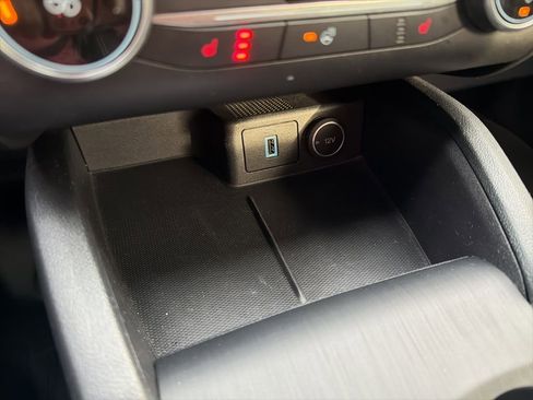 Used 2020 Ford Escape SEL image 33