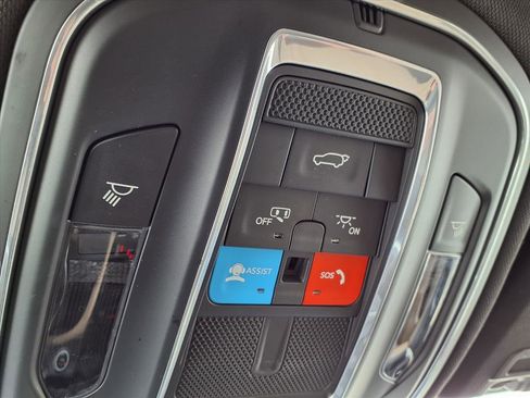 Used 2024 Jeep Grand Cherokee Limited image 17