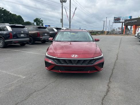 Certified 2026 Hyundai Elantra Limited FWD image 3