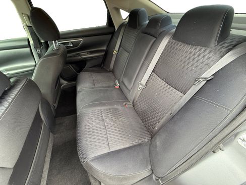 Used 2018 Nissan Altima 2.5 SV FWD image 16
