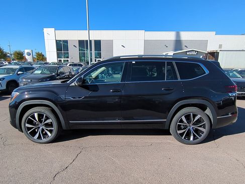 New 2026 Volkswagen Atlas SEL Premium R-Line AWD/4WD image 9