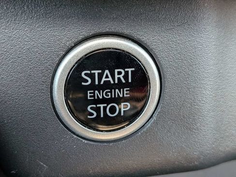 Used 2023 Nissan Rogue SL AWD/4WD image 30