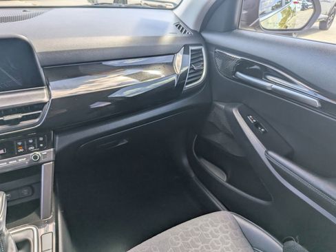 Certified 2024 Kia Seltos S FWD image 17