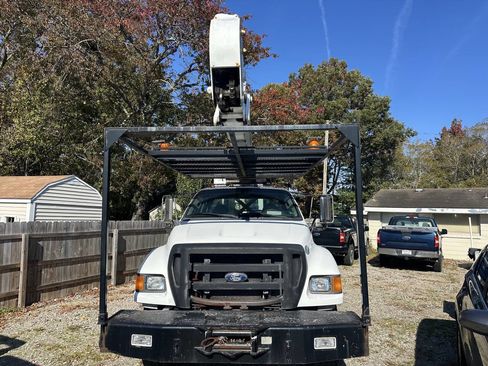 Used 2012 Ford F750 2WD SuperCab Super Duty image 5