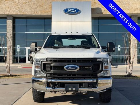 Used 2022 Ford F350 XL w/ Power Equipment Group image 2