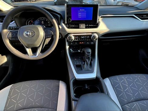 Used 2025 Toyota RAV4 XLE w/ Convenience Package AWD/4WD image 5