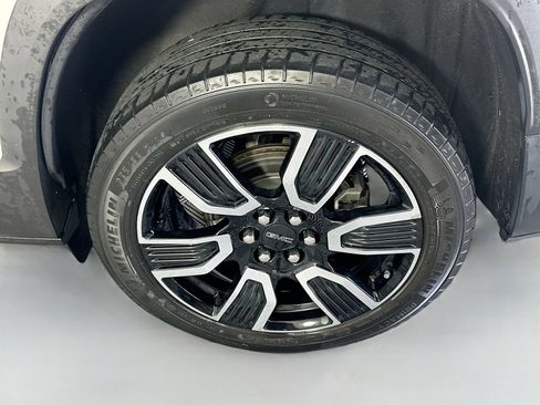 Used 2021 GMC Acadia SLE w/ Elevation Edition FWD image 30