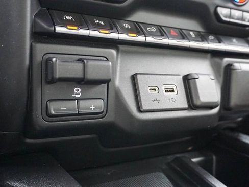 Used 2019 Chevrolet Silverado 1500 High Country w/ Technology Package image 33