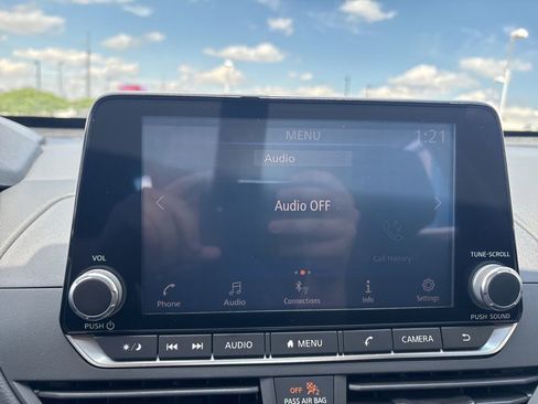 Used 2020 Nissan Altima 2.5 S FWD image 19