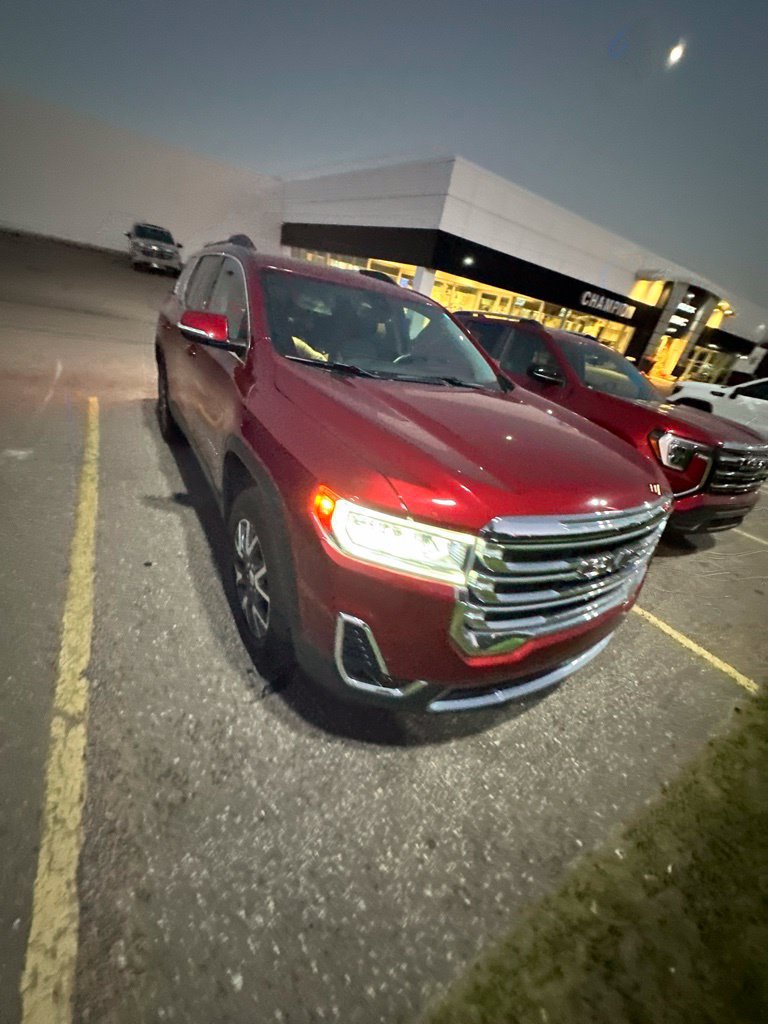 Used 2023 GMC Acadia SLT FWD image 3