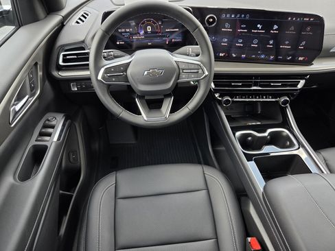 New 2026 Chevrolet Traverse LT w/ Midnight/Sport Edition FWD image 10