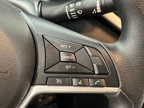 Used 2025 Nissan Altima 2.5 SV FWD image 44