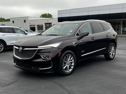 Used 2023 Buick Enclave Avenir w/ Avenir Technology Package image 11