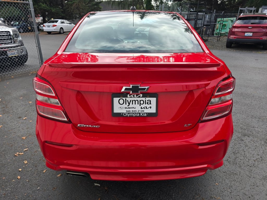 Used 2018 Chevrolet Sonic LT w/ Convenience Package FWD image 5