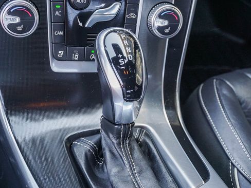 Used 2016 Volvo S60 T6 R-Design Platinum image 23