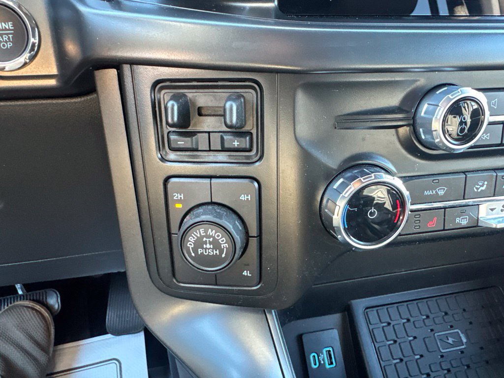 Used 2024 Ford F250 Lariat w/ Chrome Package AWD/4WD image 23