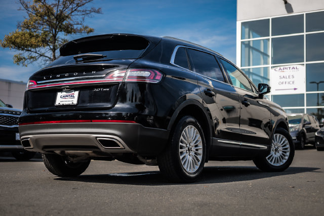 Used 2019 Lincoln Nautilus Premier AWD/4WD image 17