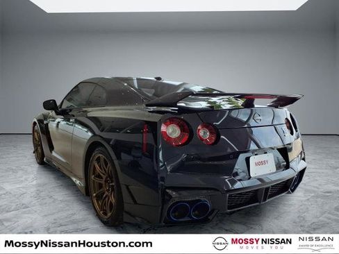 Certified 2024 Nissan GT-R w/ Floor Mat Package AWD/4WD image 5