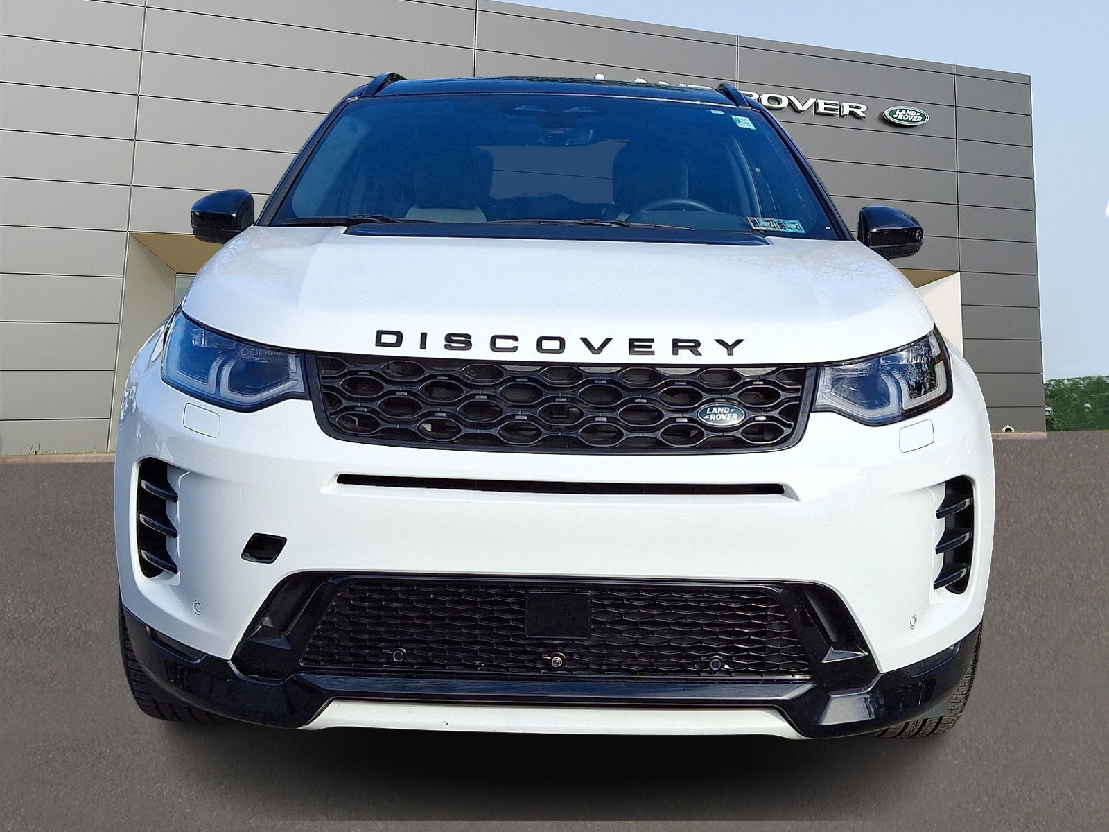 Used 2026 Land Rover Discovery Sport Landmark AWD/4WD image 8