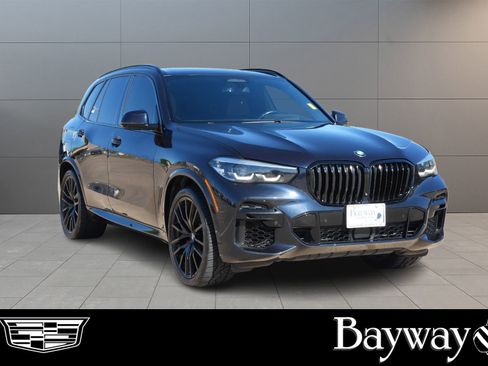 Used 2022 BMW X5 sDrive40i w/ M Sport Package RWD image 3