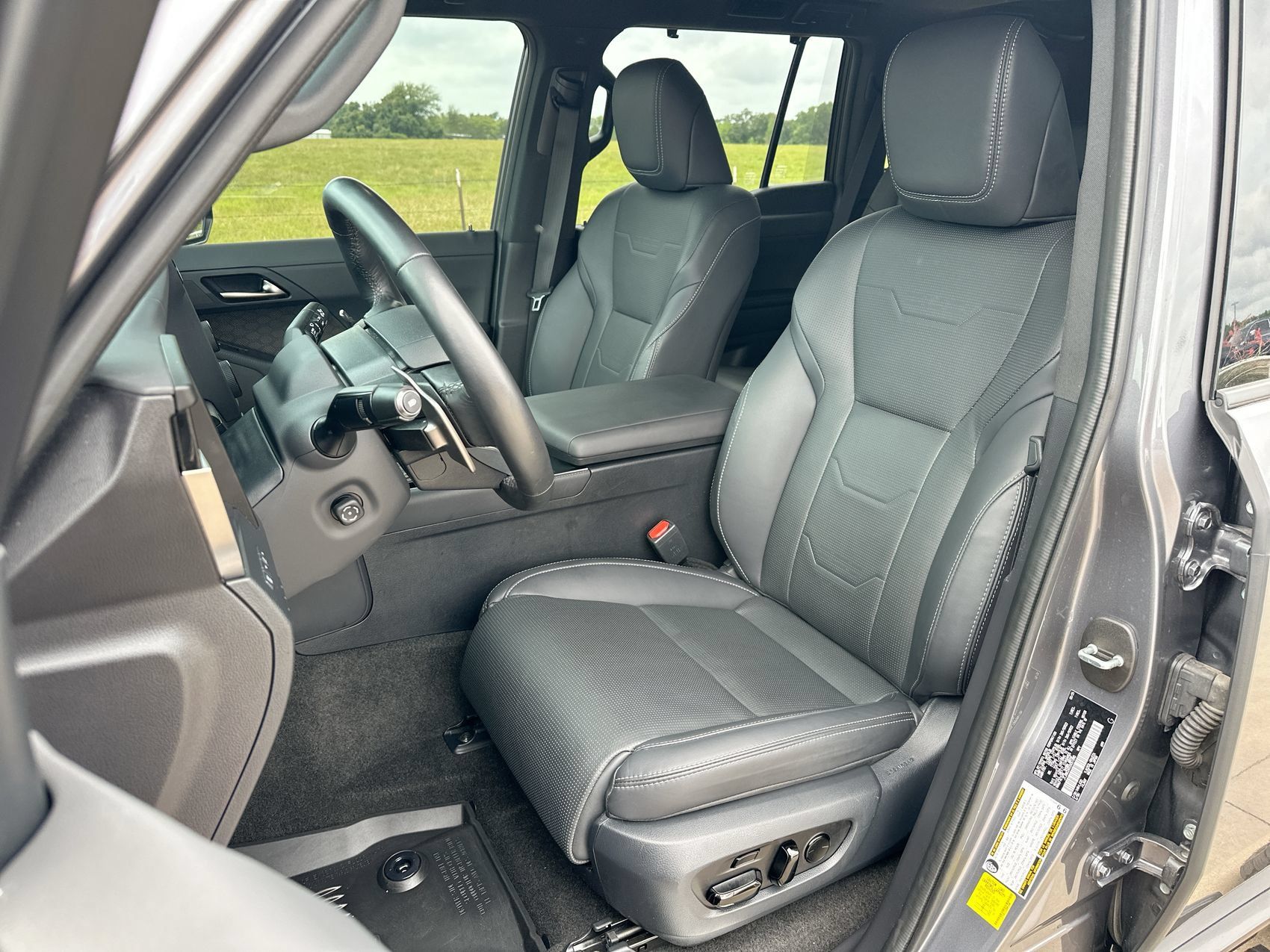 Used 2025 Lexus GX 550 w/ Cold Area Package AWD/4WD image 11
