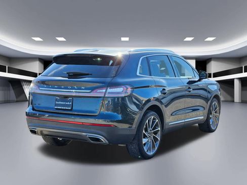 Used 2022 Lincoln Nautilus Reserve w/ Equipment Group 201A image 6