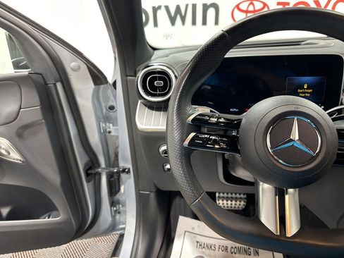 Used 2024 Mercedes-Benz GLC 300 4MATIC image 26