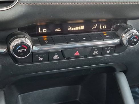 Used 2021 MAZDA MAZDA3 s FWD image 19