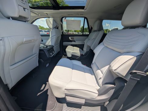 New 2026 Ford Expedition Platinum w/ Platinum Ultimate Package AWD/4WD image 13