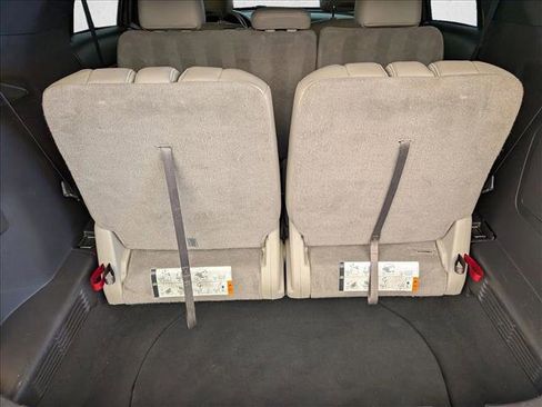 Used 2015 Ford Explorer XLT w/ Equipment Group 202B FWD image 9