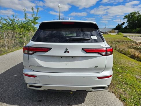 Used 2024 Mitsubishi Outlander SE FWD image 4