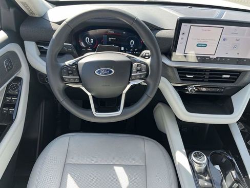 New 2026 Ford Explorer Platinum AWD/4WD image 8