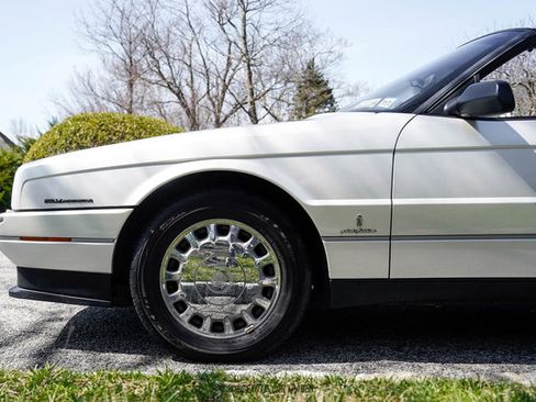 Used 1993 Cadillac Allante FWD image 4