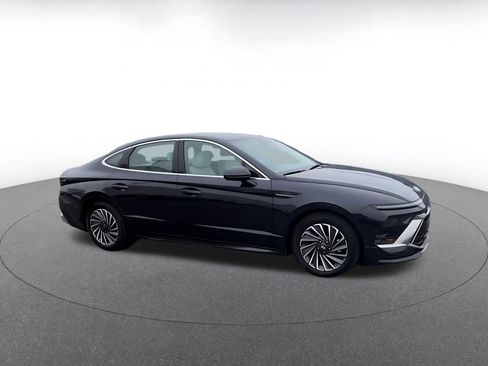 Used 2025 Hyundai Sonata SEL image 2