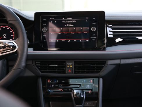 Used 2025 Volkswagen Jetta GLI Autobahn image 40